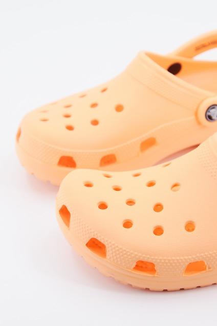 CROCS C CLASSIC U en color NARANJA  (2)