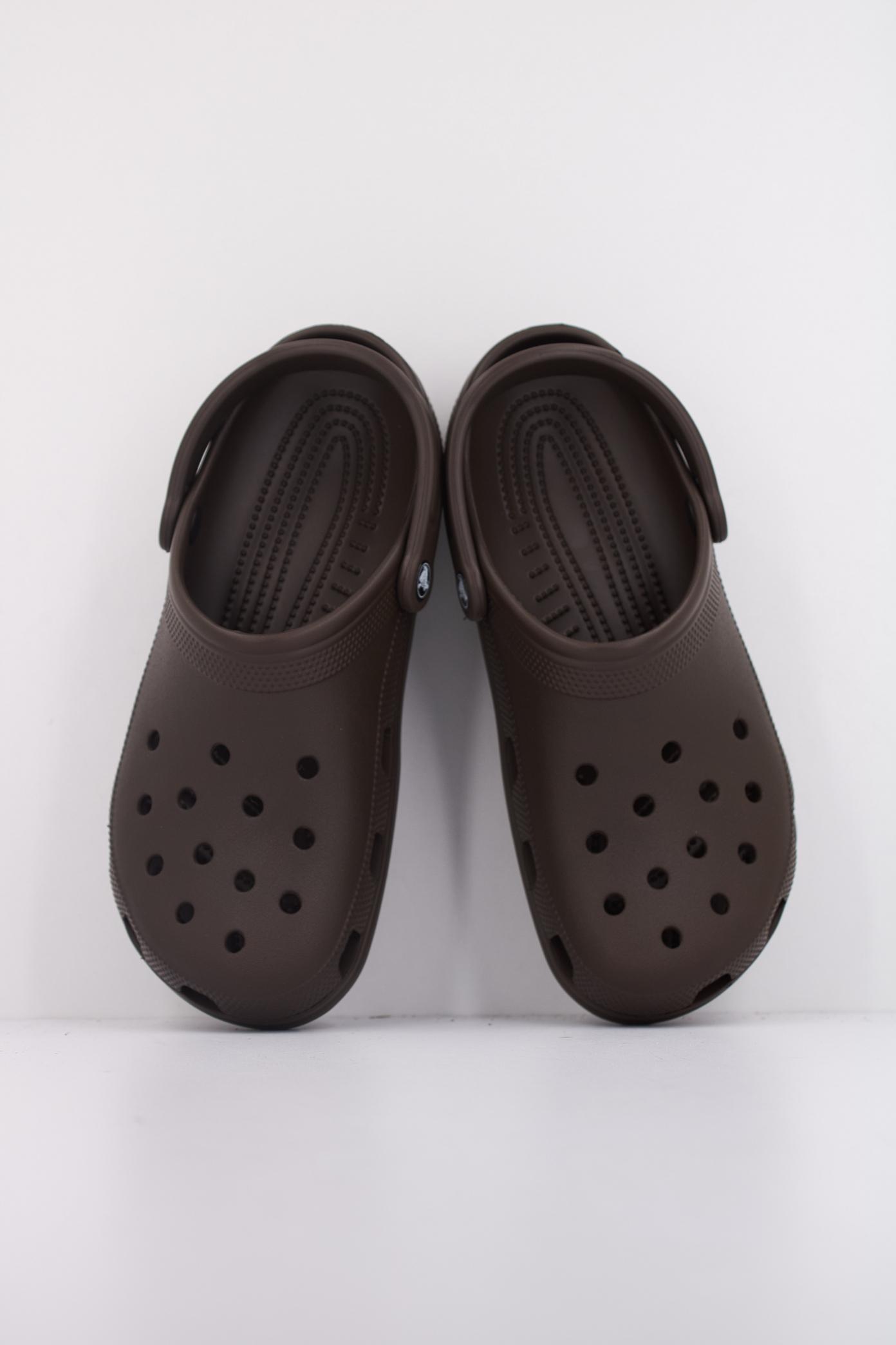 CROCS C CLASSIC U en color MARRON  (3)