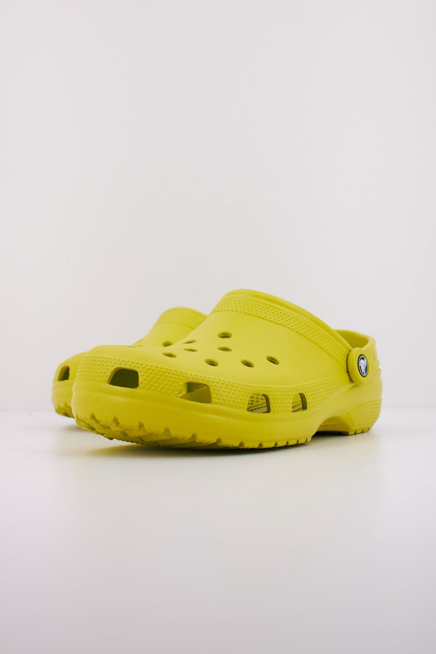 CROCS CLASSIC U en color AMARILLO  (2)