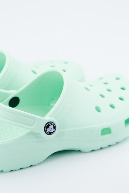 CROCS C CLASSIC U en color VERDE  (2)