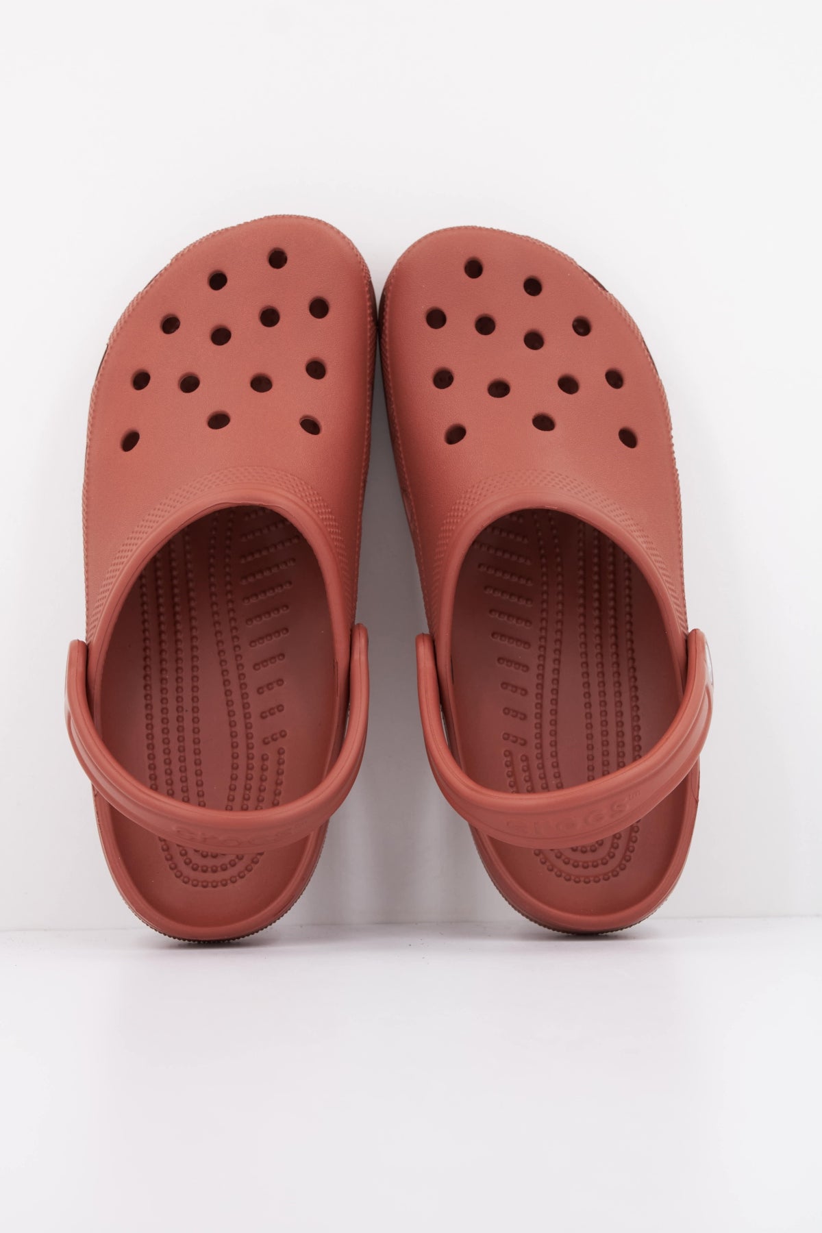 CROCS C CLASSIC U en color MARRON  (3)
