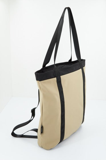 MUNICH M RECYCLED X TOTE BACKPACK en color MARRON CLARO  (1)