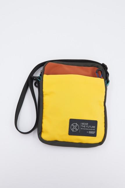 MUNICH  RECYCLED X WEAR CROSSBODY en color AMARILLO  (1)