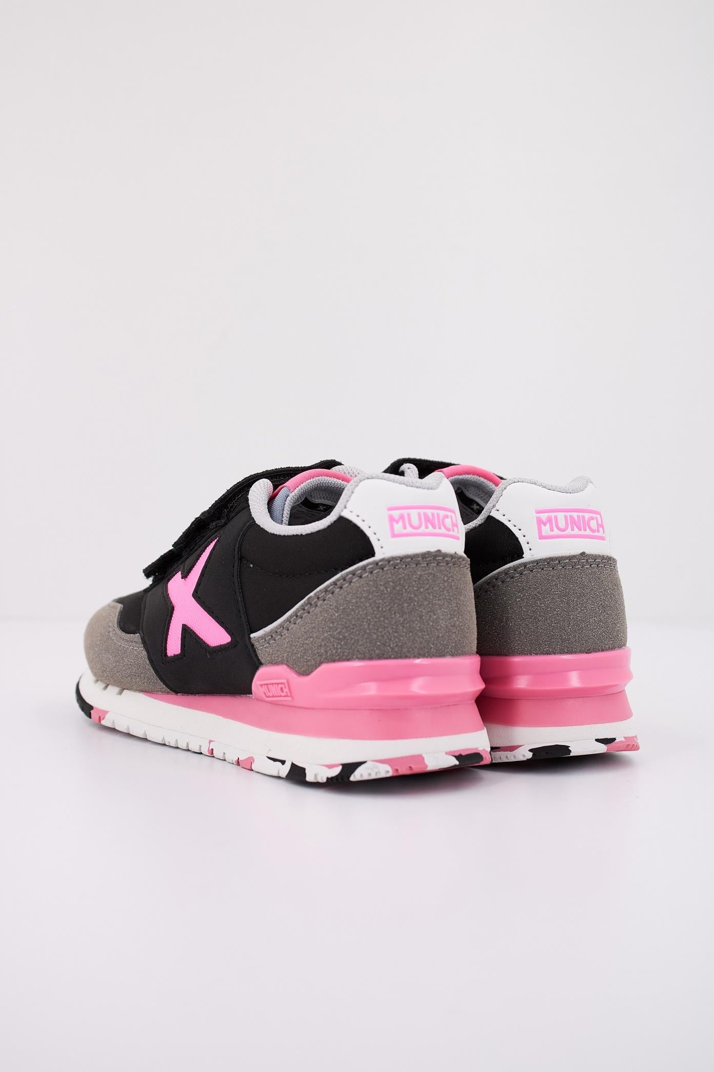 MUNICH DASH KID VCO  en color NEGRO  (4)