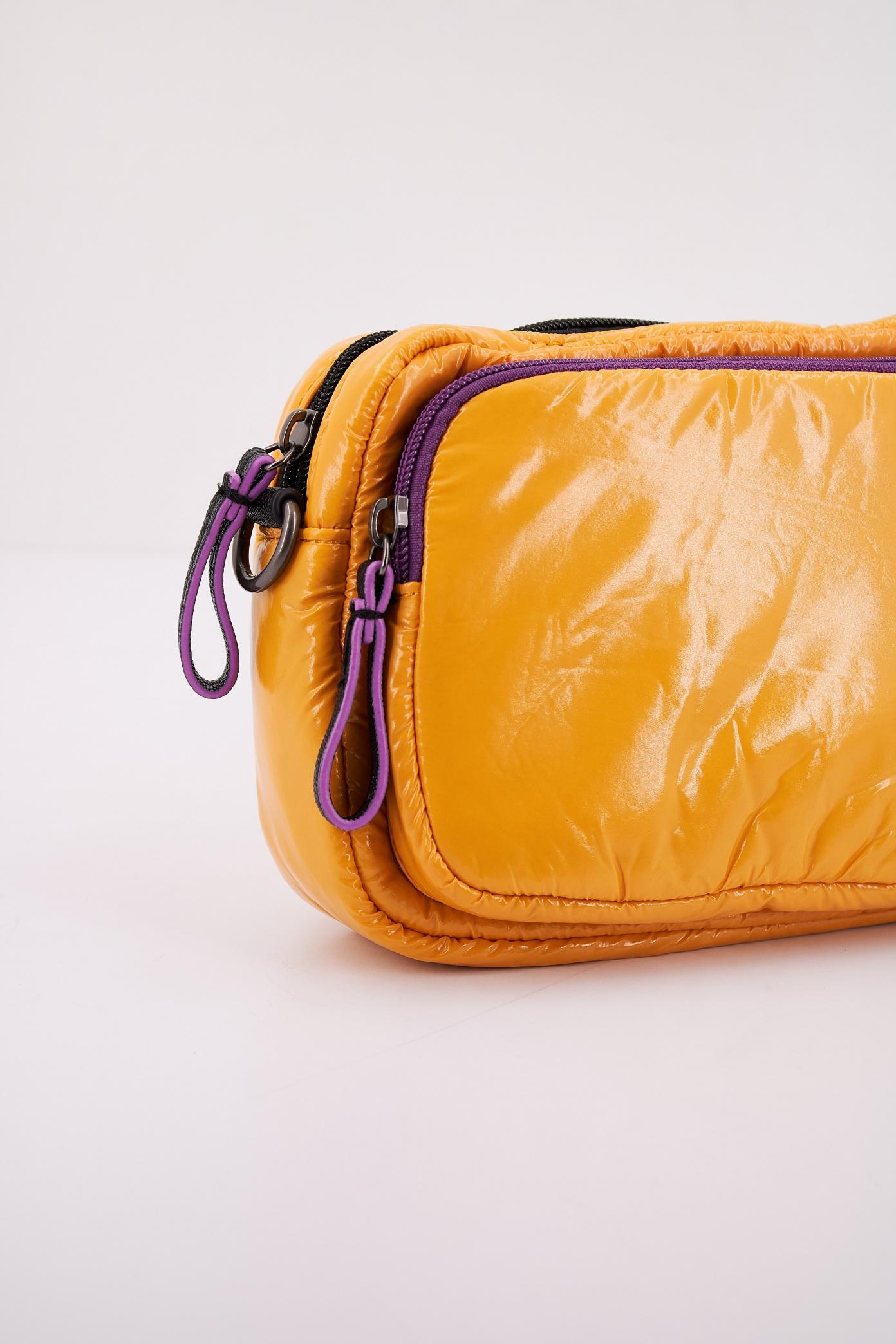 MUNICH GLOSS RECYCLED CROSSBODY en color AMARILLO  (4)