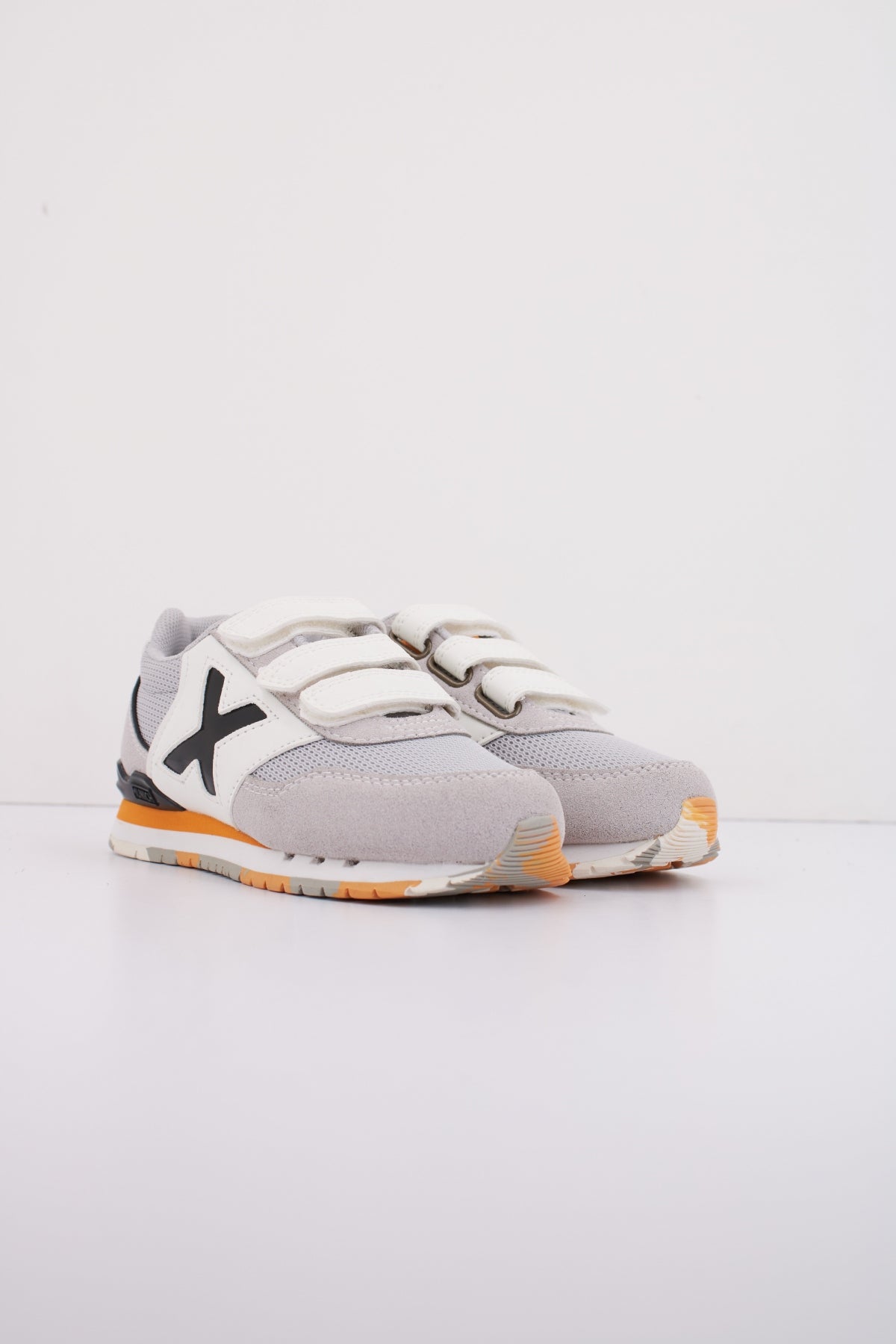 MUNICH DASH KID VCO  en color GRIS  (2)