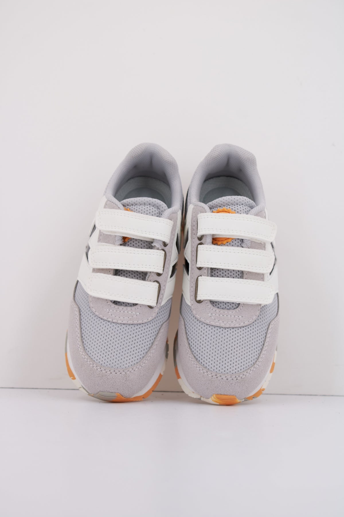 MUNICH DASH KID VCO  en color GRIS  (3)