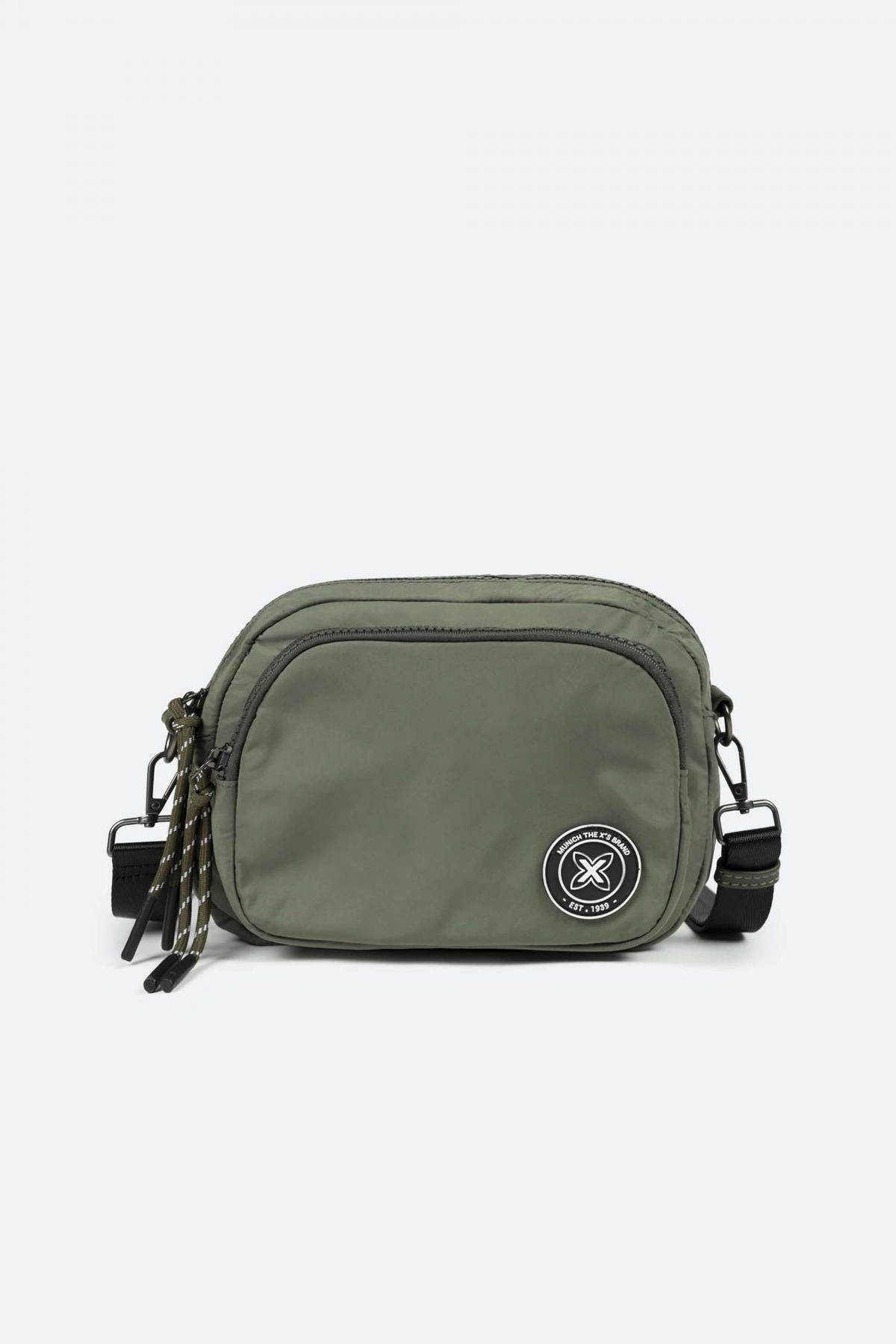 MUNICH SHALLOW CROSSBODY CAMERA en color VERDE  (1)