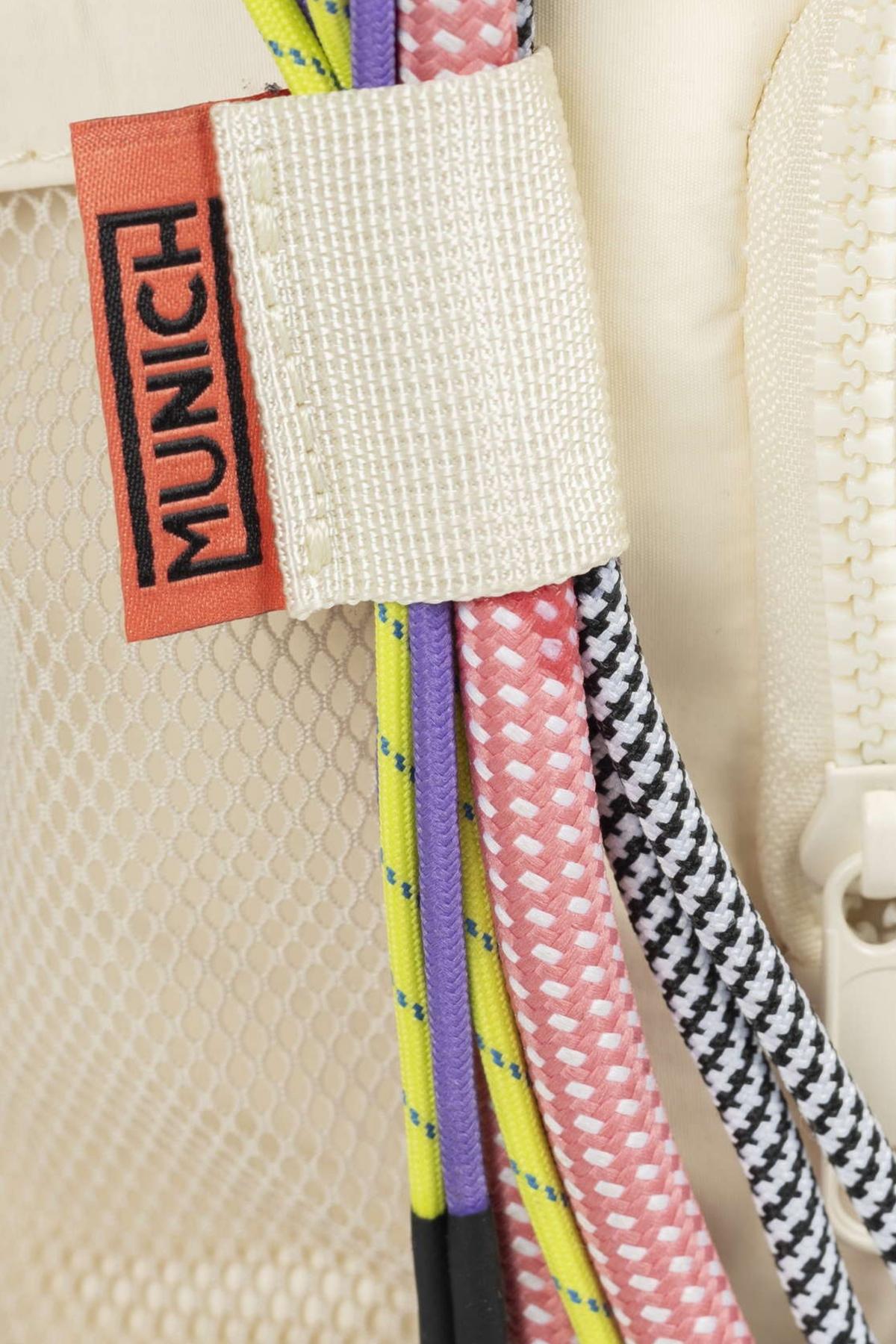MUNICH DEEP RECYCLED BACKPACK en color BEIS  (3)