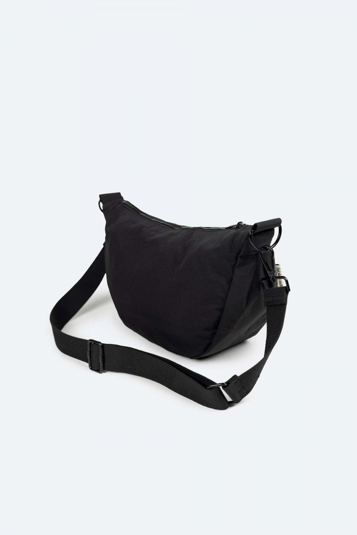 MUNICH  DEEP RECYCLED CROSSBODY BA en color NEGRO  (2)