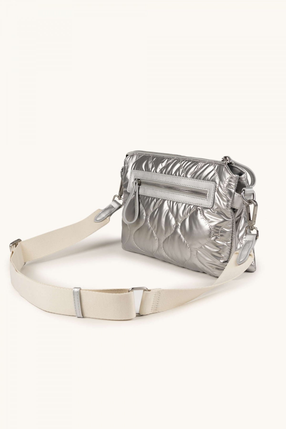MUNICH CROSSBODY en color PLATA  (2)