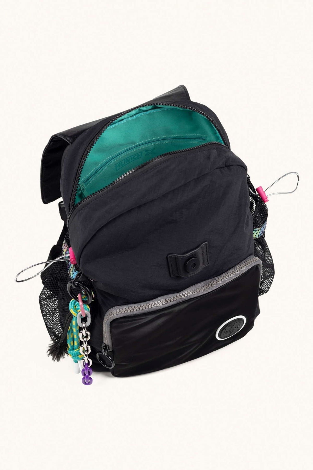MUNICH DEEP RECYCLED FW BACKPACK en color NEGRO  (3)