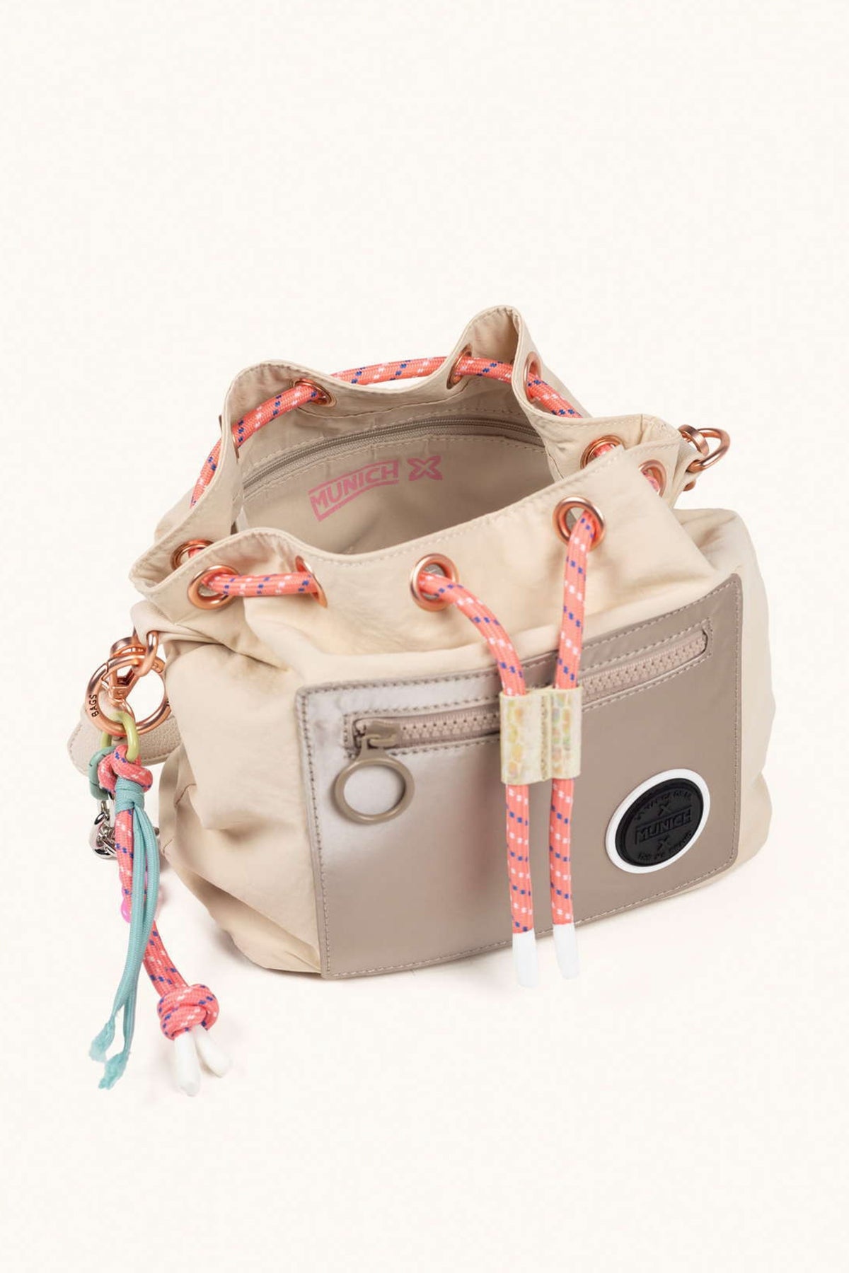 MUNICH DEEP RECYCLED FW BUCKET en color BEIS  (3)