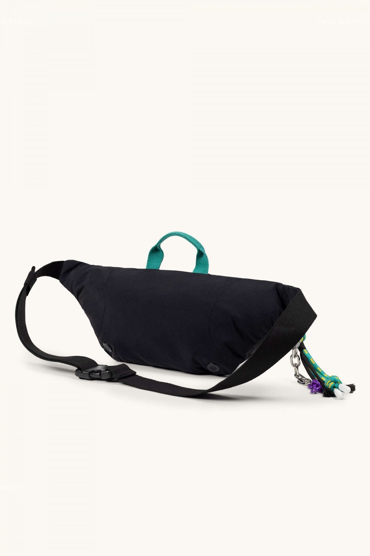 MUNICH DEEP RECYCLED FW FANNYPA en color NEGRO  (2)