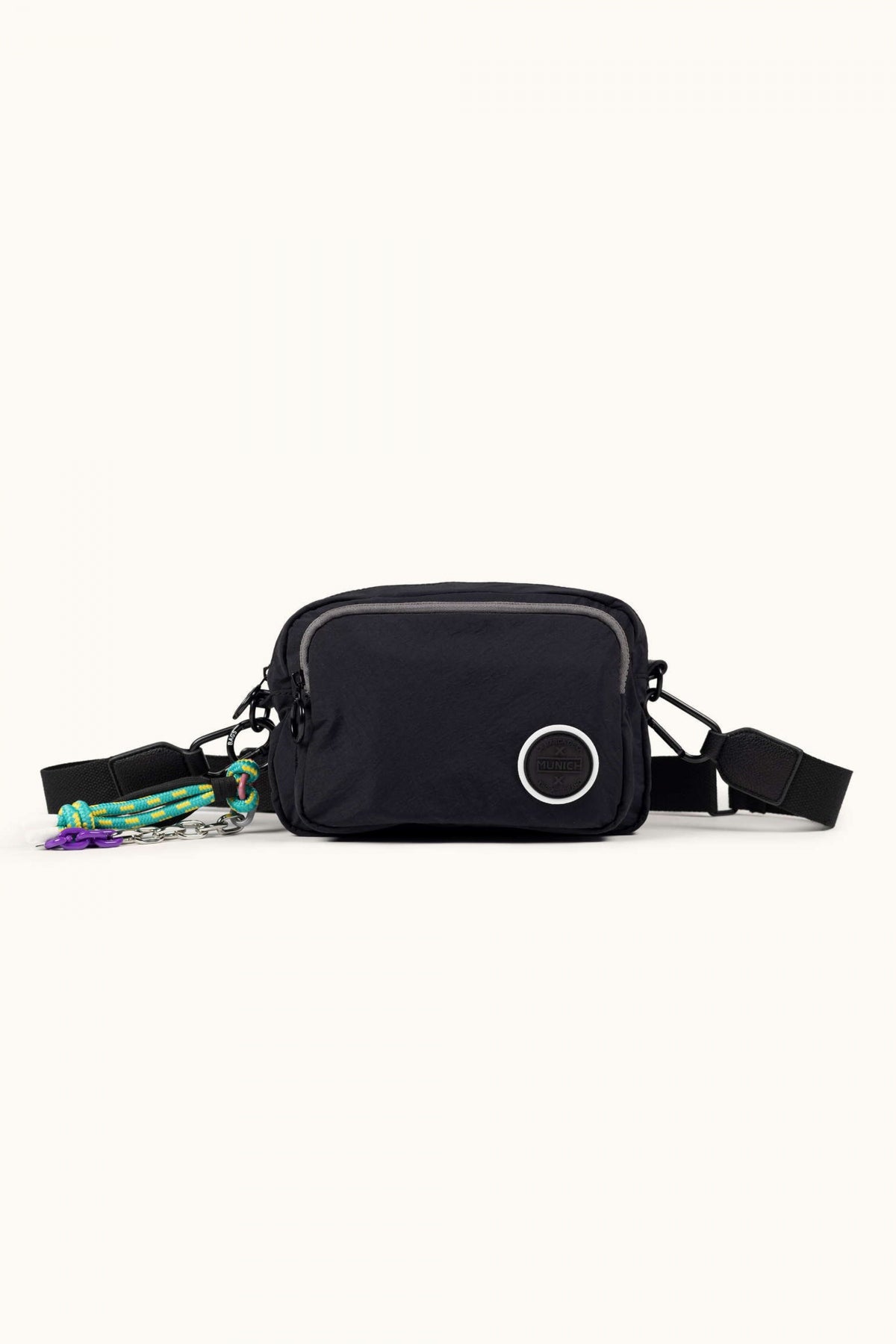MUNICH DEEP RECYCLED FW CROSSBO en color NEGRO  (1)