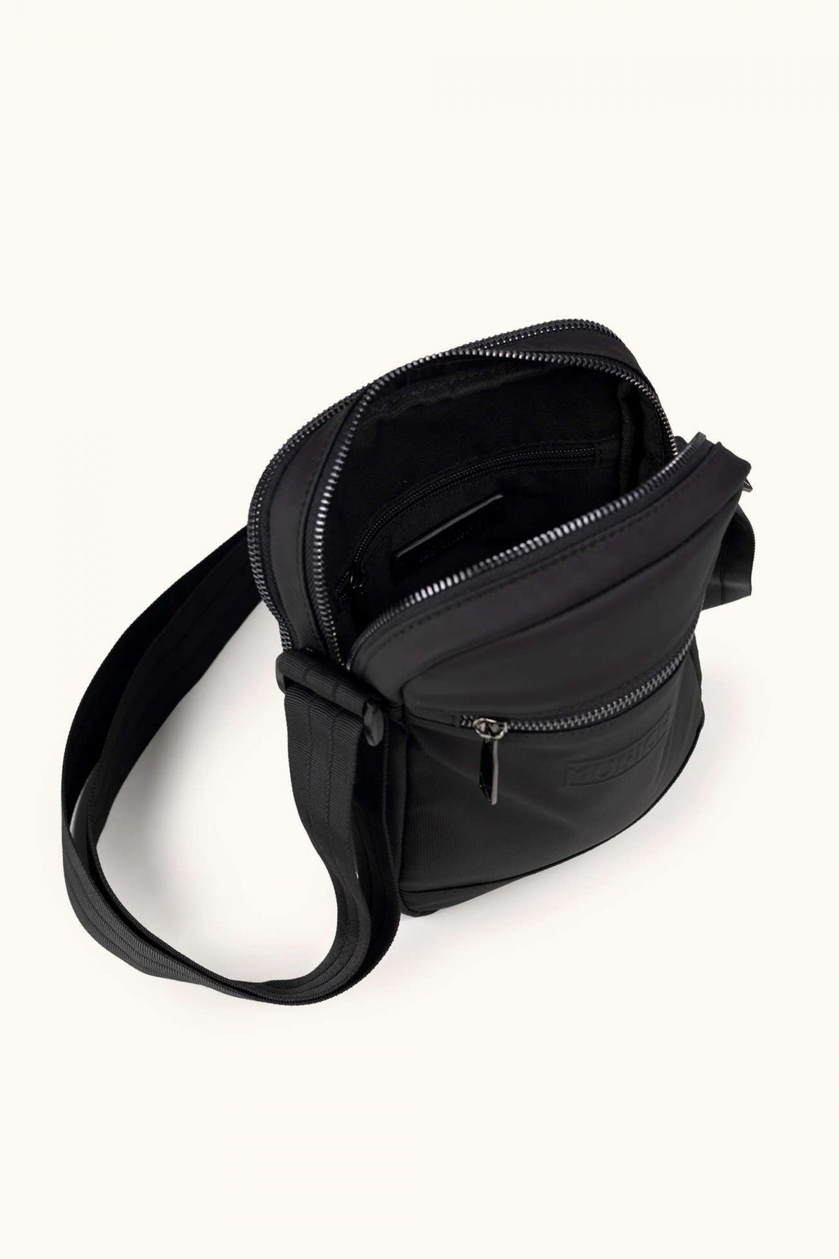 MUNICH PEAK RECYCLED en color NEGRO  (3)