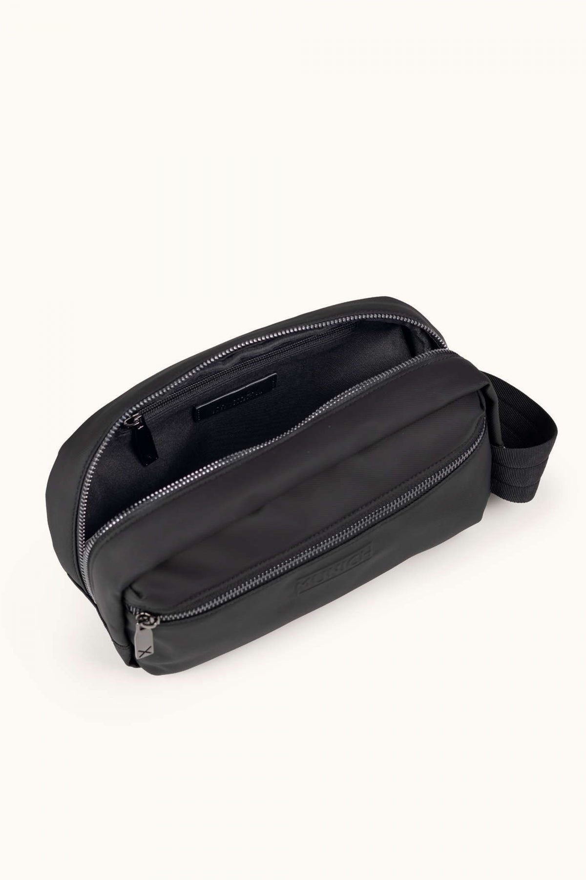 MUNICH PEAK RECYCLED FW TOILETRY en color NEGRO  (3)