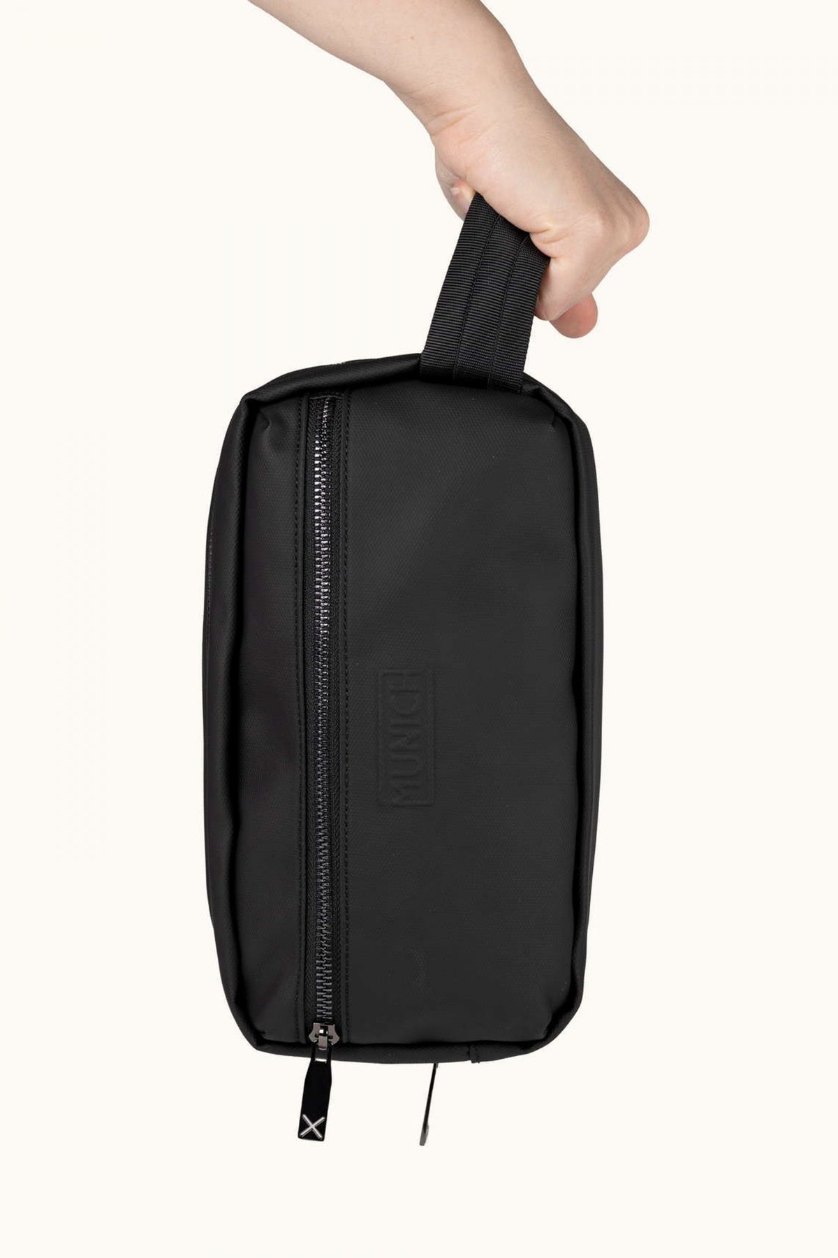MUNICH PEAK RECYCLED FW TOILETRY en color NEGRO  (4)