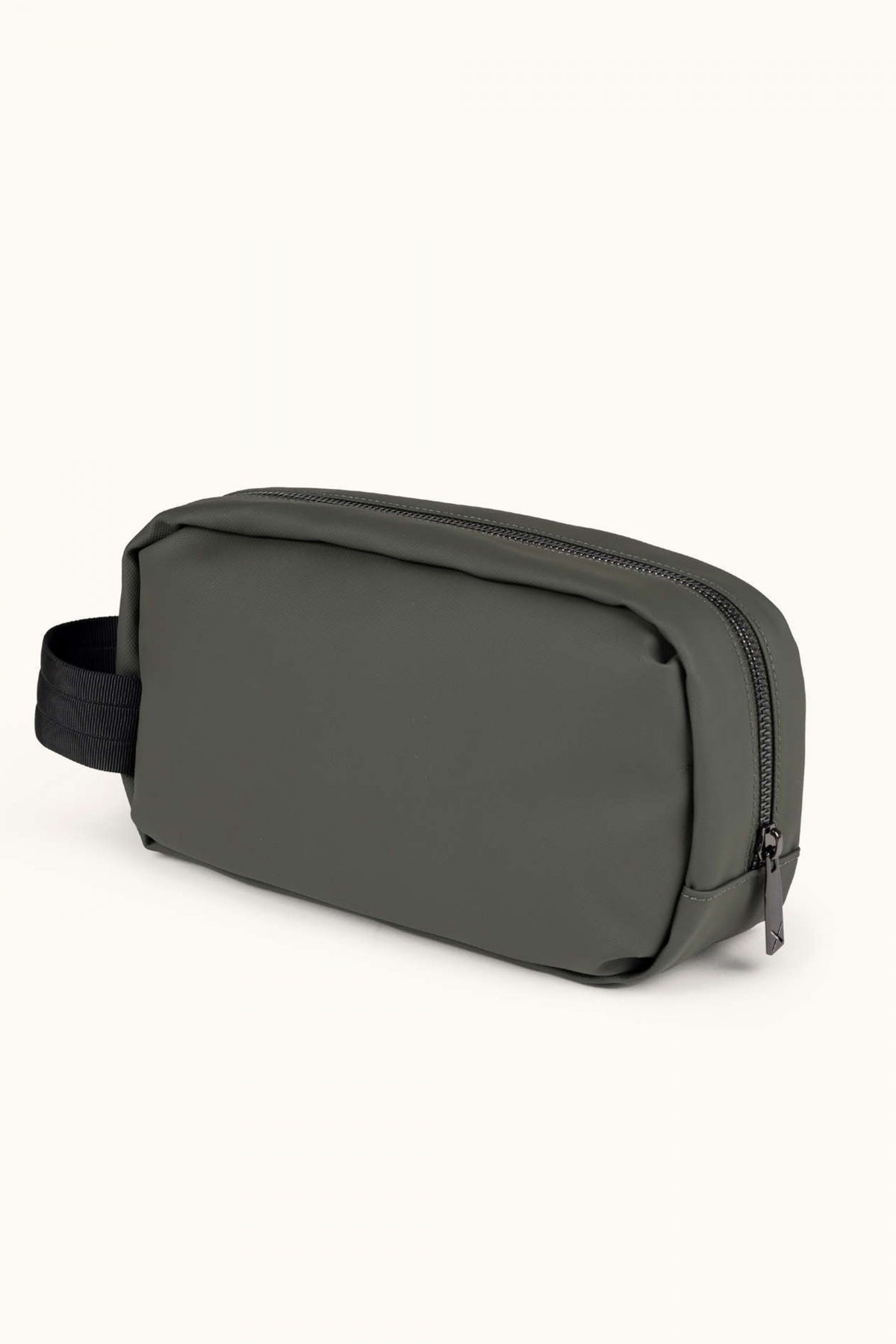 MUNICH PEAK RECYCLED FW TOILETRY en color VERDE  (2)