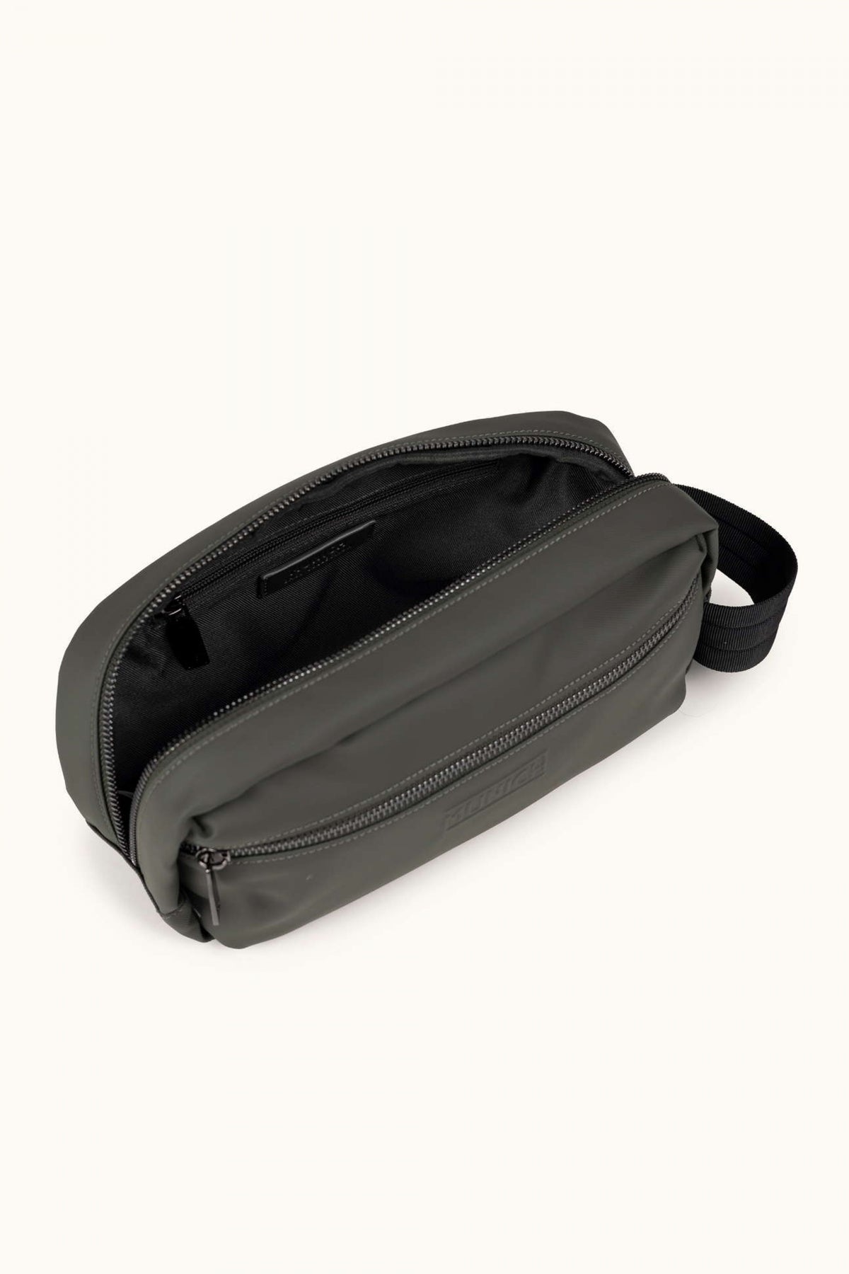 MUNICH PEAK RECYCLED FW TOILETRY en color VERDE  (3)