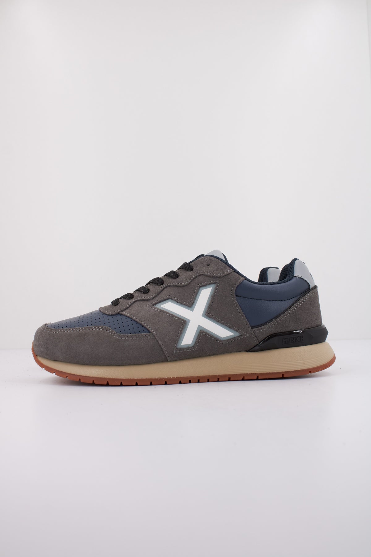 MUNICH  DASH PREMIUM   en color GRIS  (1)
