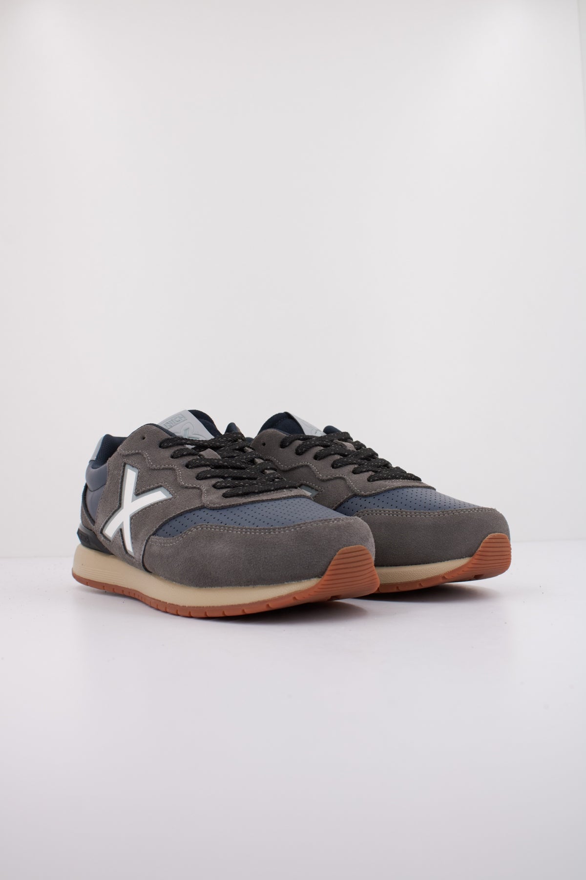 MUNICH  DASH PREMIUM   en color GRIS  (2)