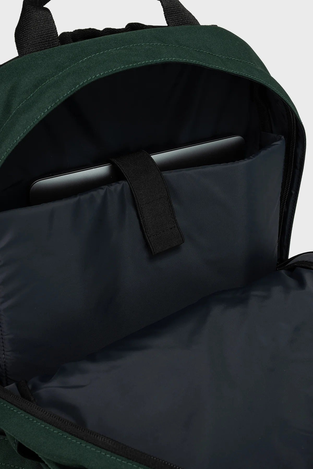 ECOALF MCMACBPBERGE BERGEN BACKPACK en color VERDE  (3)