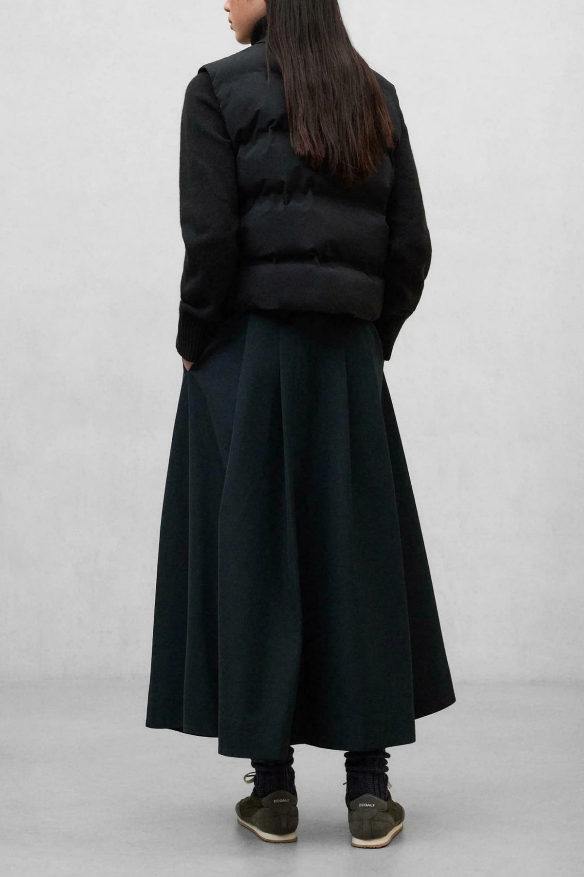 ECOALF POUNCE VEST en color NEGRO  (3)