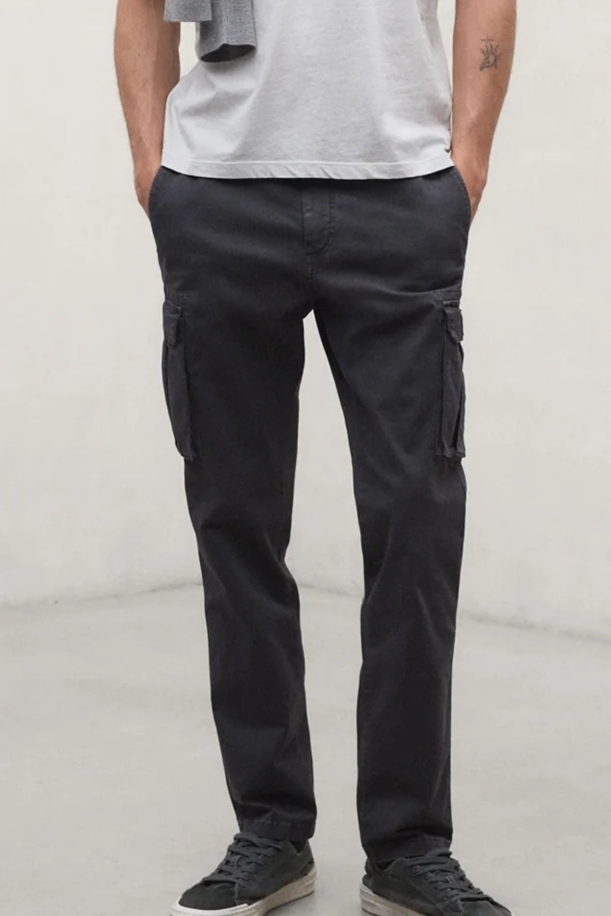 ECOALF ETHICARGO MCMGAPAETHIC en color NEGRO  (1)