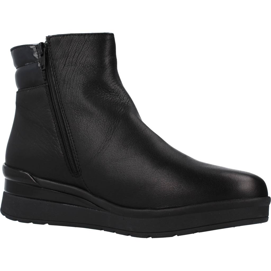 STONEFLY  CREAM OUTDRY  CALF IDRO en color NEGRO  (5)