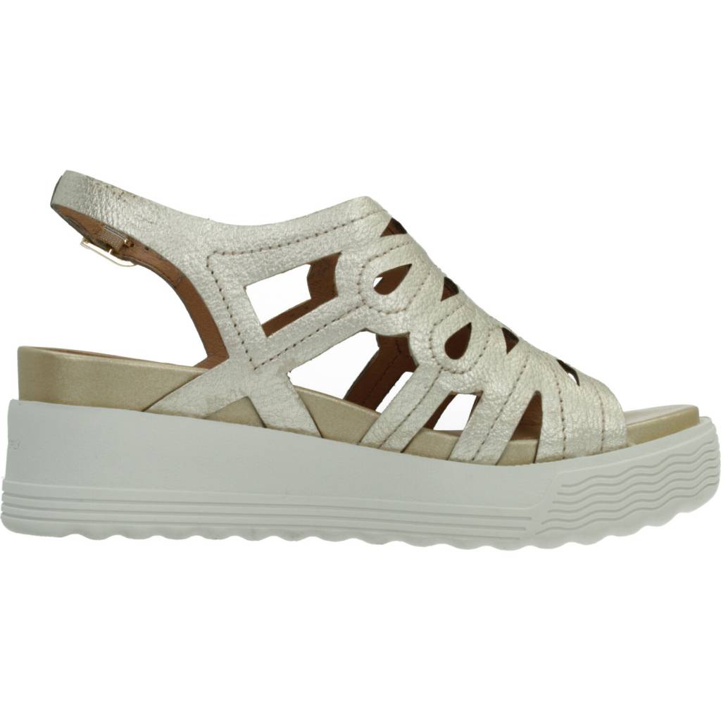 STONEFLY LAMINATED LTH en color ORO  (4)