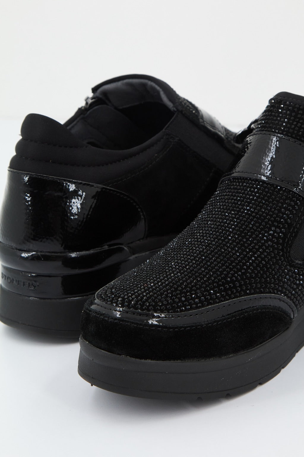 STONEFLY VELOUR/S. PATENT en color NEGRO  (4)