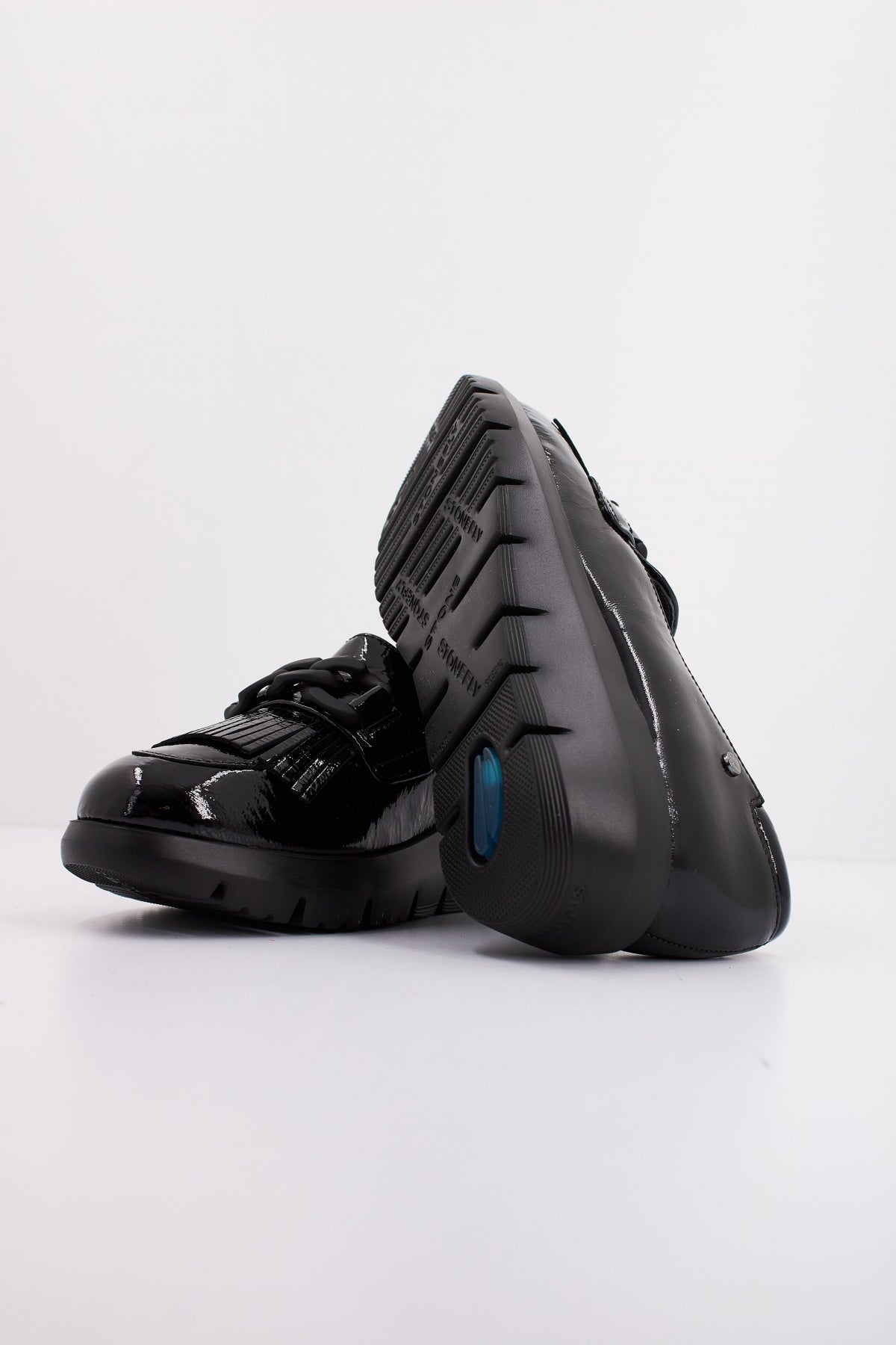 STONEFLY PLUME  PATENT LTH en color NEGRO  (5)