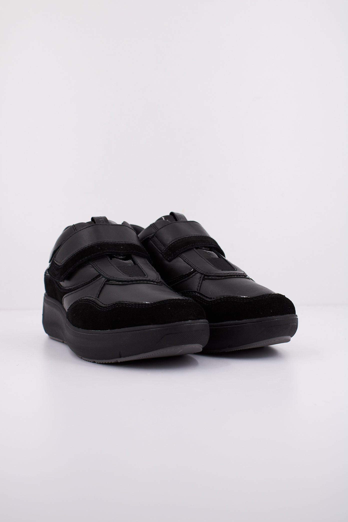STONEFLY ROCK  VELOUR/NAPPA LTH en color NEGRO  (2)