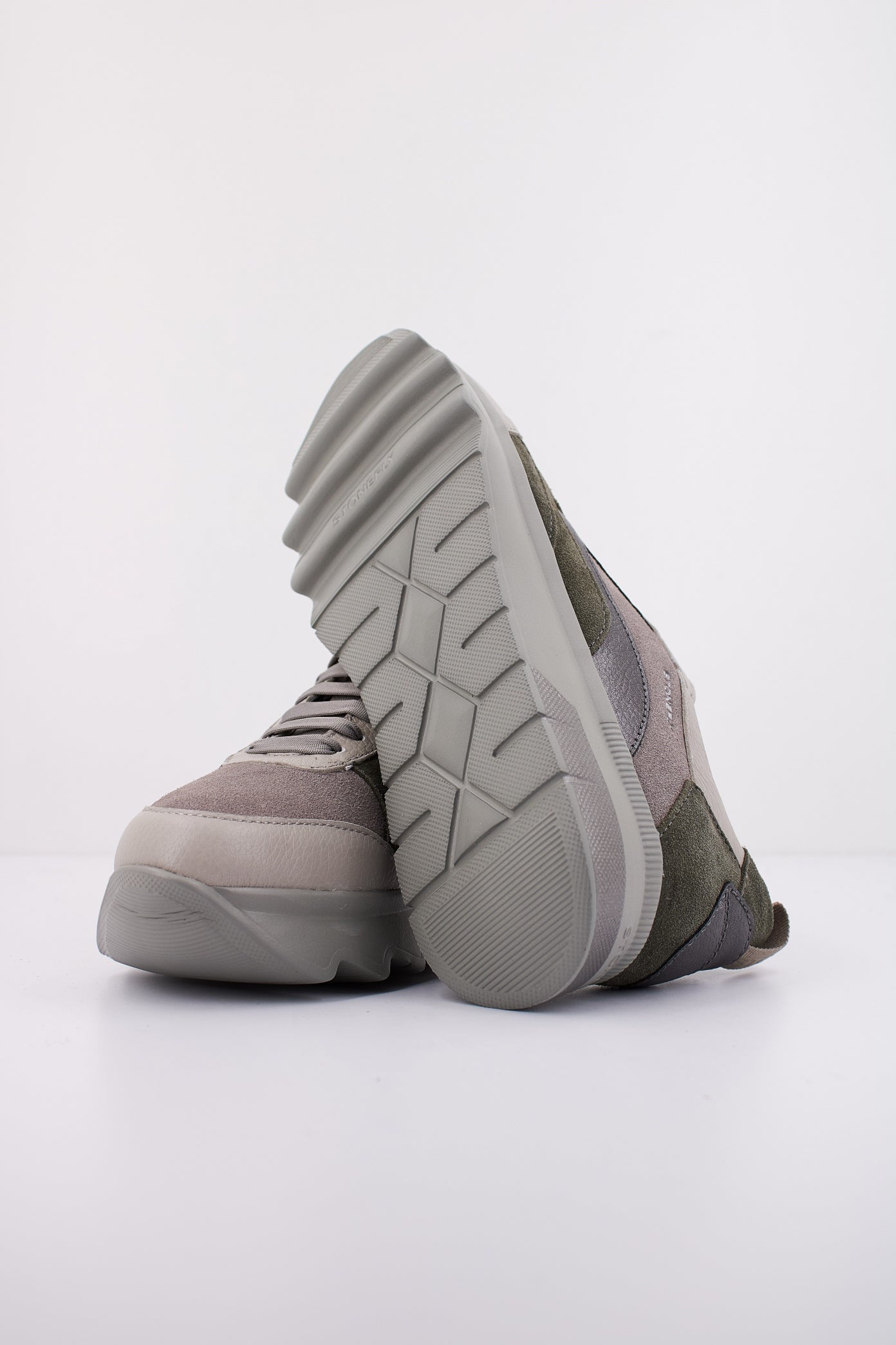 STONEFLY SPOCK  VELOUR/NAPPA LTH en color GRIS  (5)