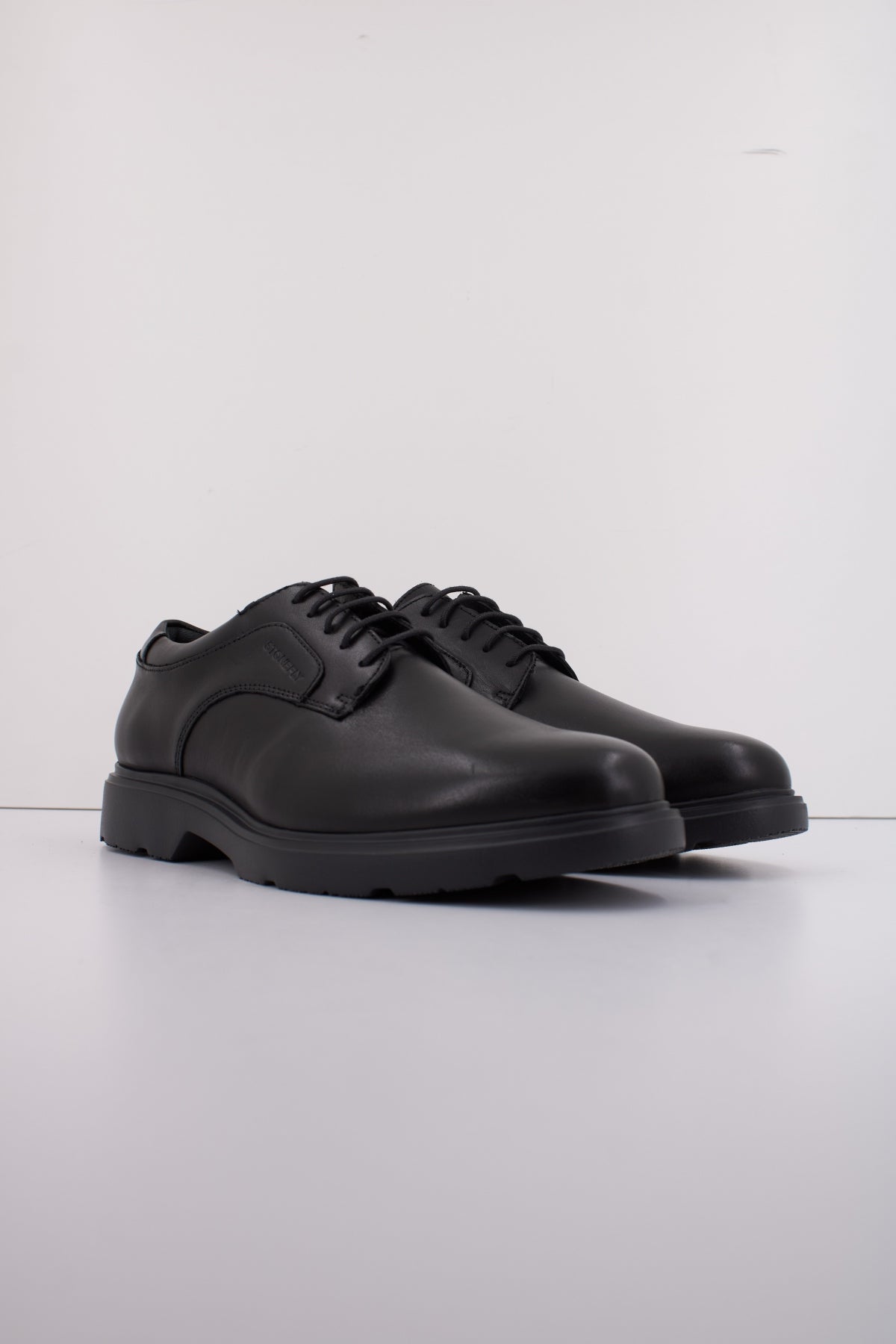 STONEFLY FOREVER  CALF LTH en color NEGRO  (2)