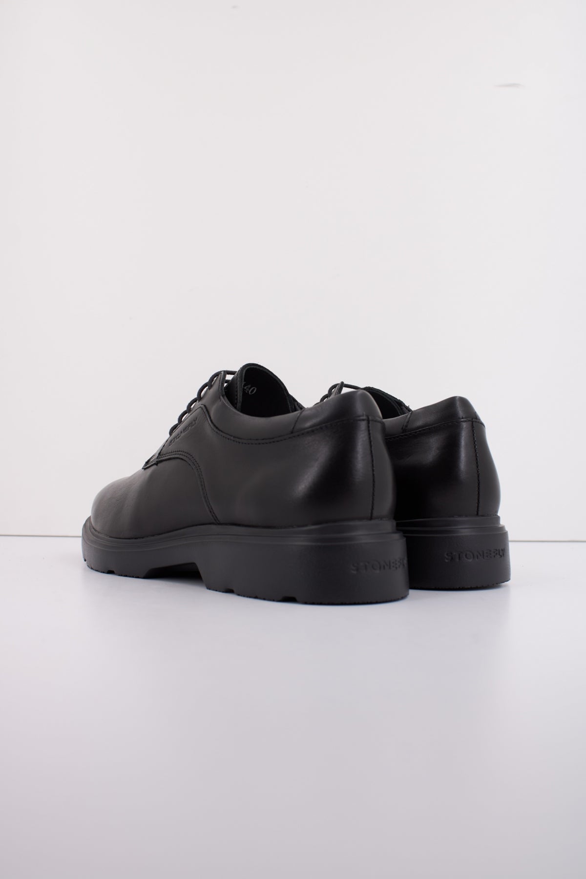 STONEFLY FOREVER  CALF LTH en color NEGRO  (4)