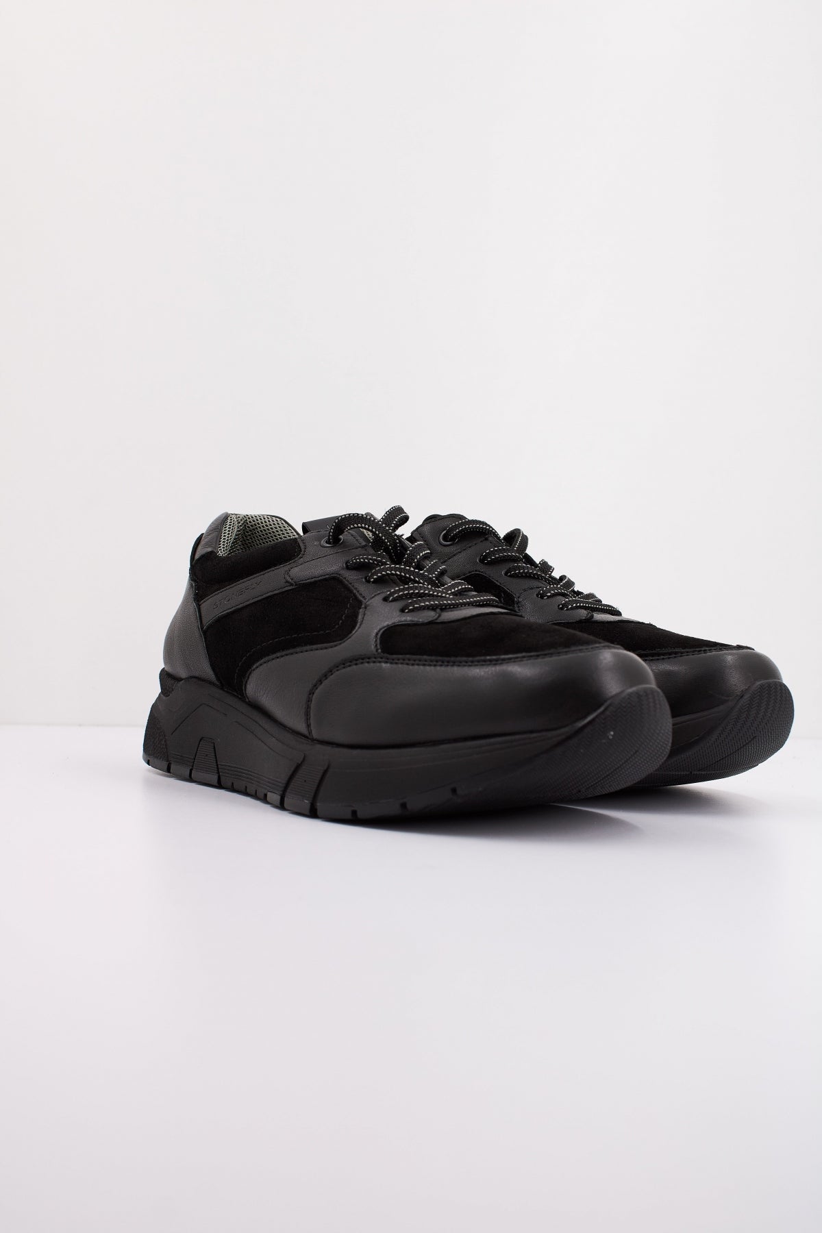 STONEFLY ACTION  CALF LTH/VELOUR en color NEGRO  (2)