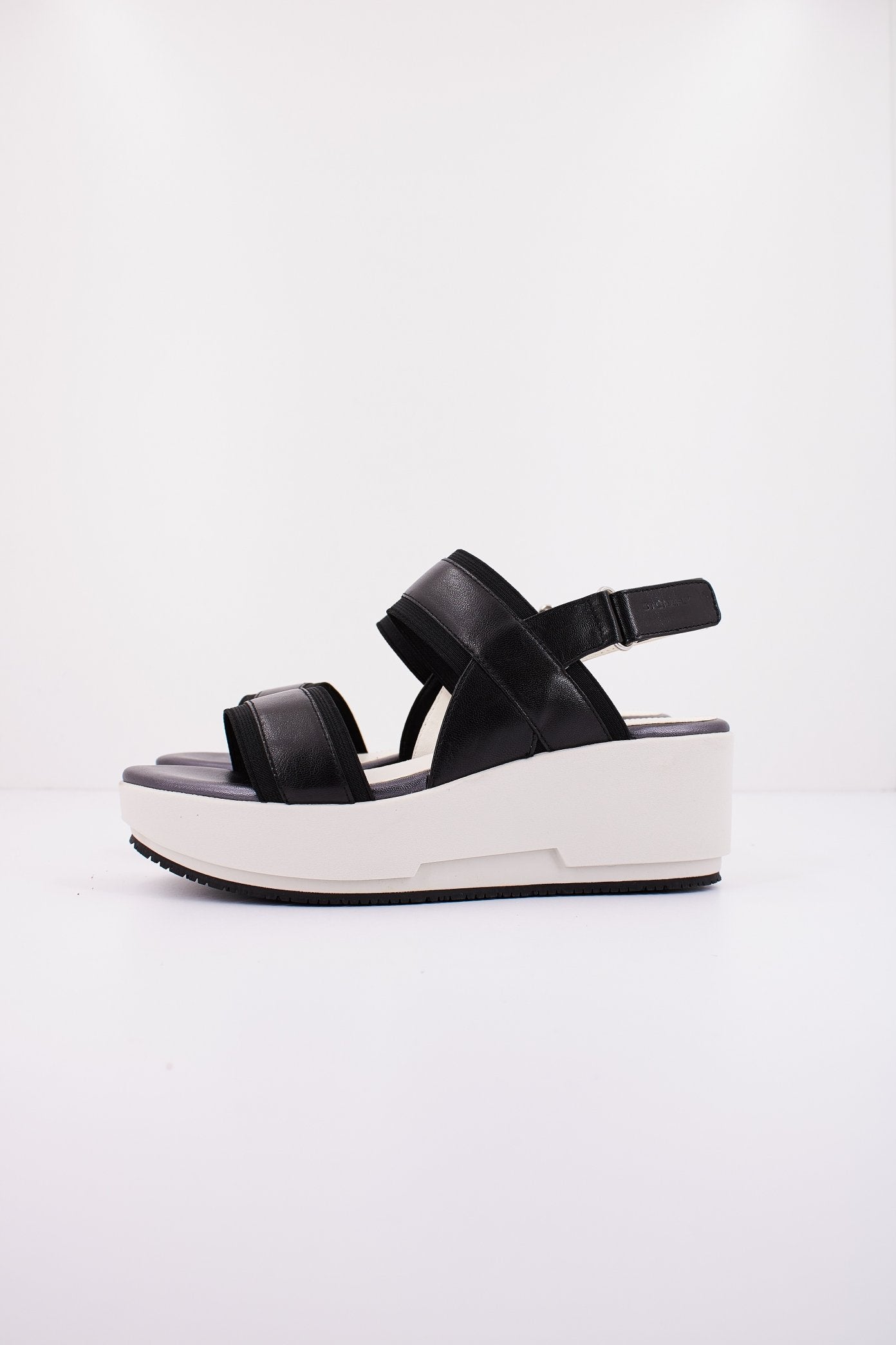 STONEFLY KETTY  LAMINATED LTH en color NEGRO  (1)
