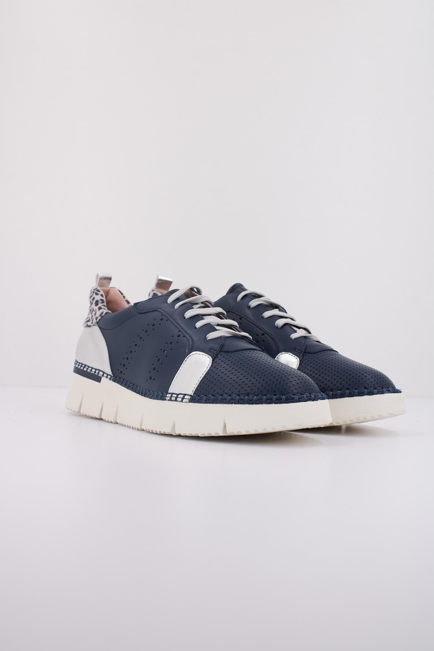 STONEFLY ELITTE LADY  en color AZUL  (2)