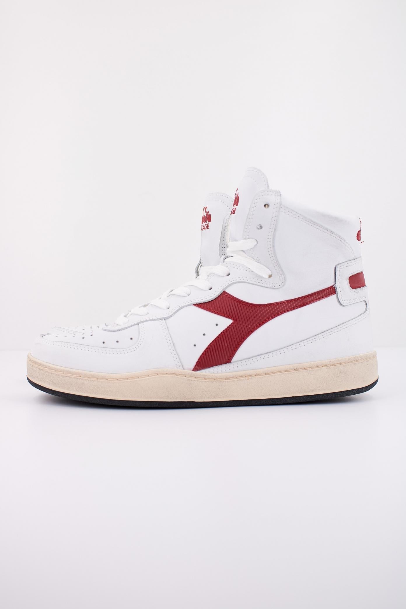 DIADORA HERITAGE  ALTO BASKET USED en color BLANCO  (1)