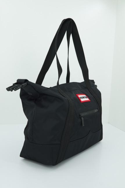 HUNTER TOTE NYLON MIDI en color NEGRO  (2)