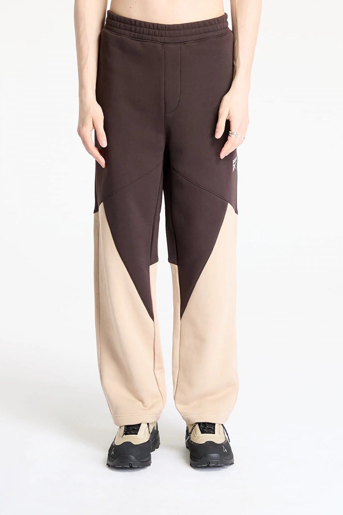 REEBOK  WIDE LEG FT UNEARTHED PANTS UNISEX en color MARRON  (1)