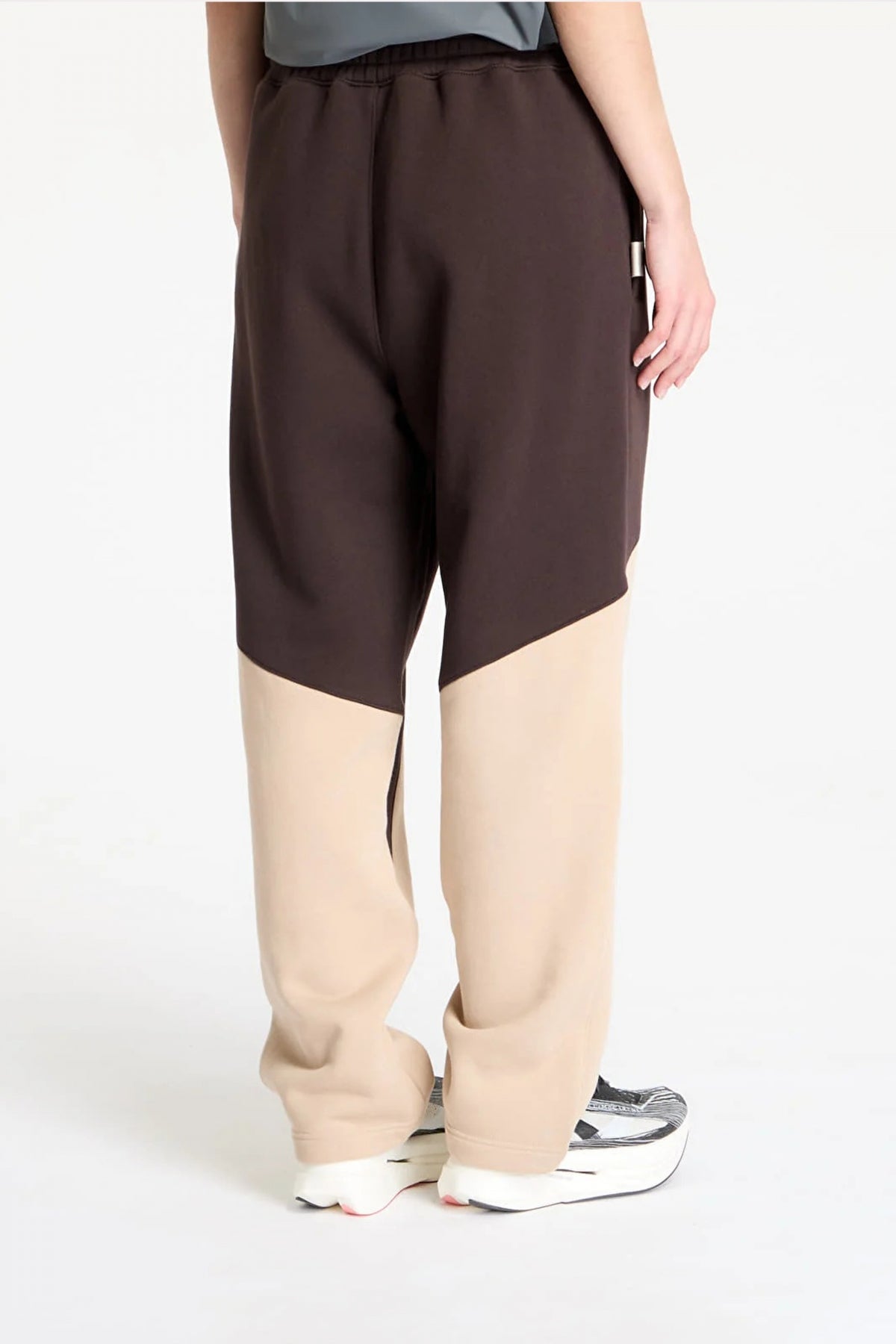 REEBOK  WIDE LEG FT UNEARTHED PANTS UNISEX en color MARRON  (2)