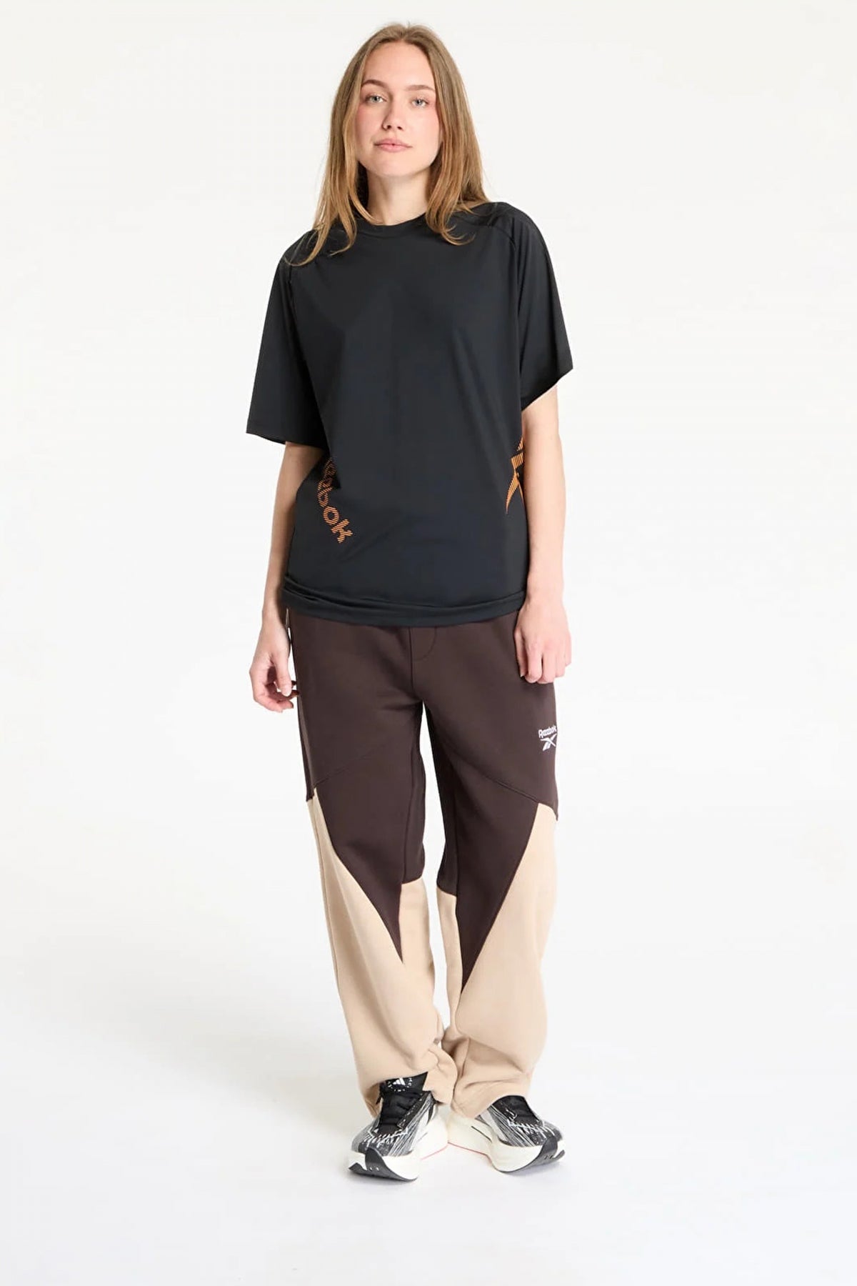 REEBOK  WIDE LEG FT UNEARTHED PANTS UNISEX en color MARRON  (4)