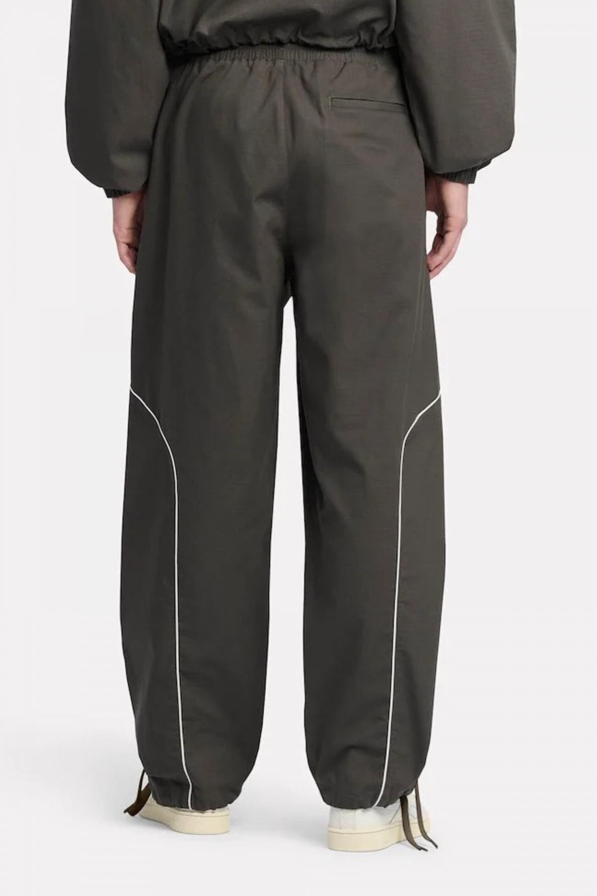 REEBOK TRACK PANT en color NEGRO  (2)