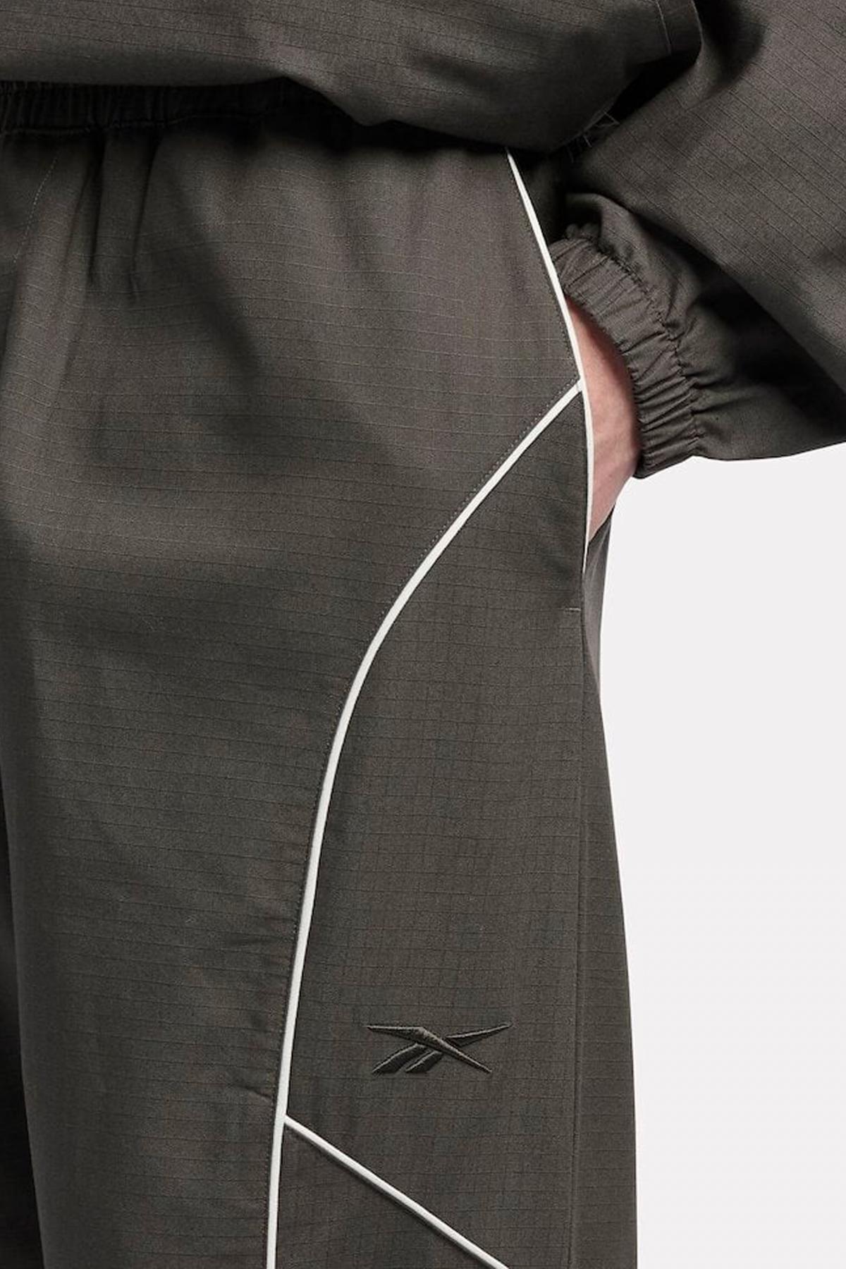 REEBOK TRACK PANT en color NEGRO  (3)