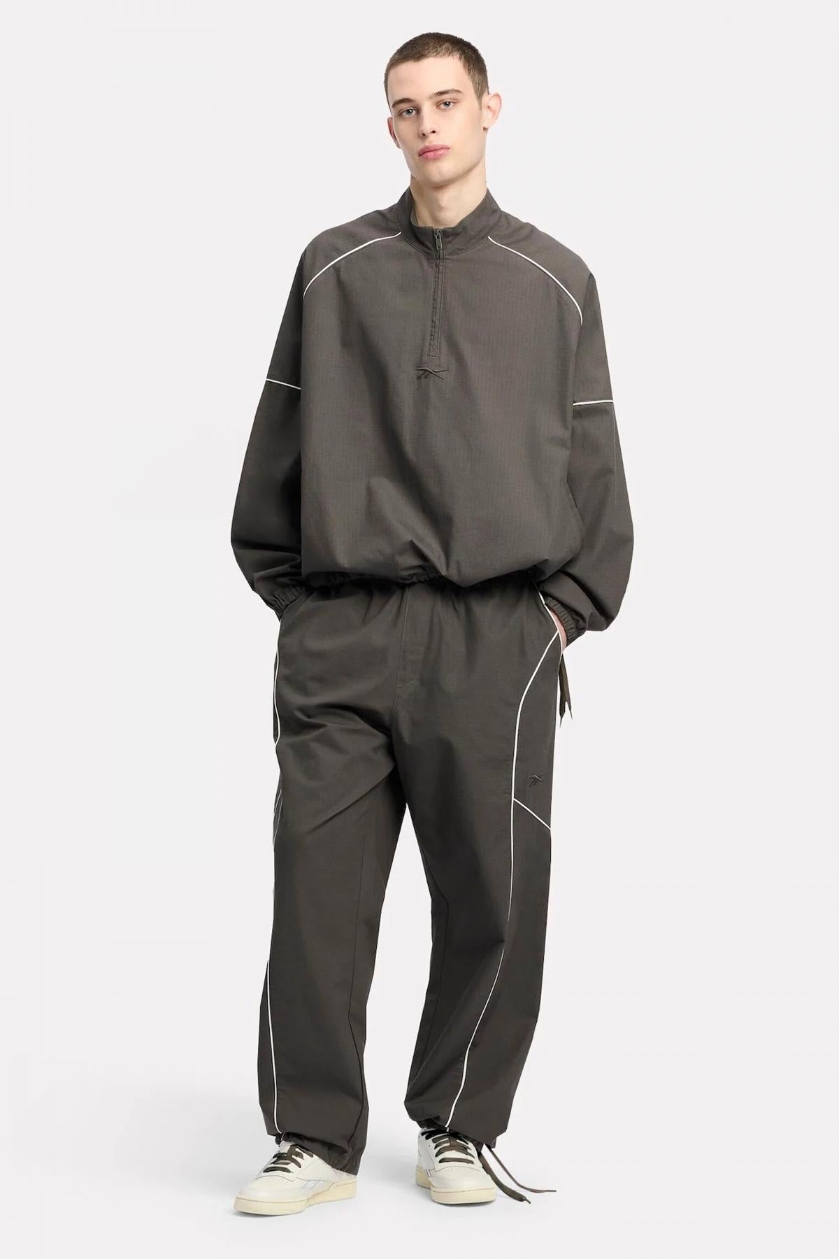 REEBOK TRACK PANT en color NEGRO  (4)