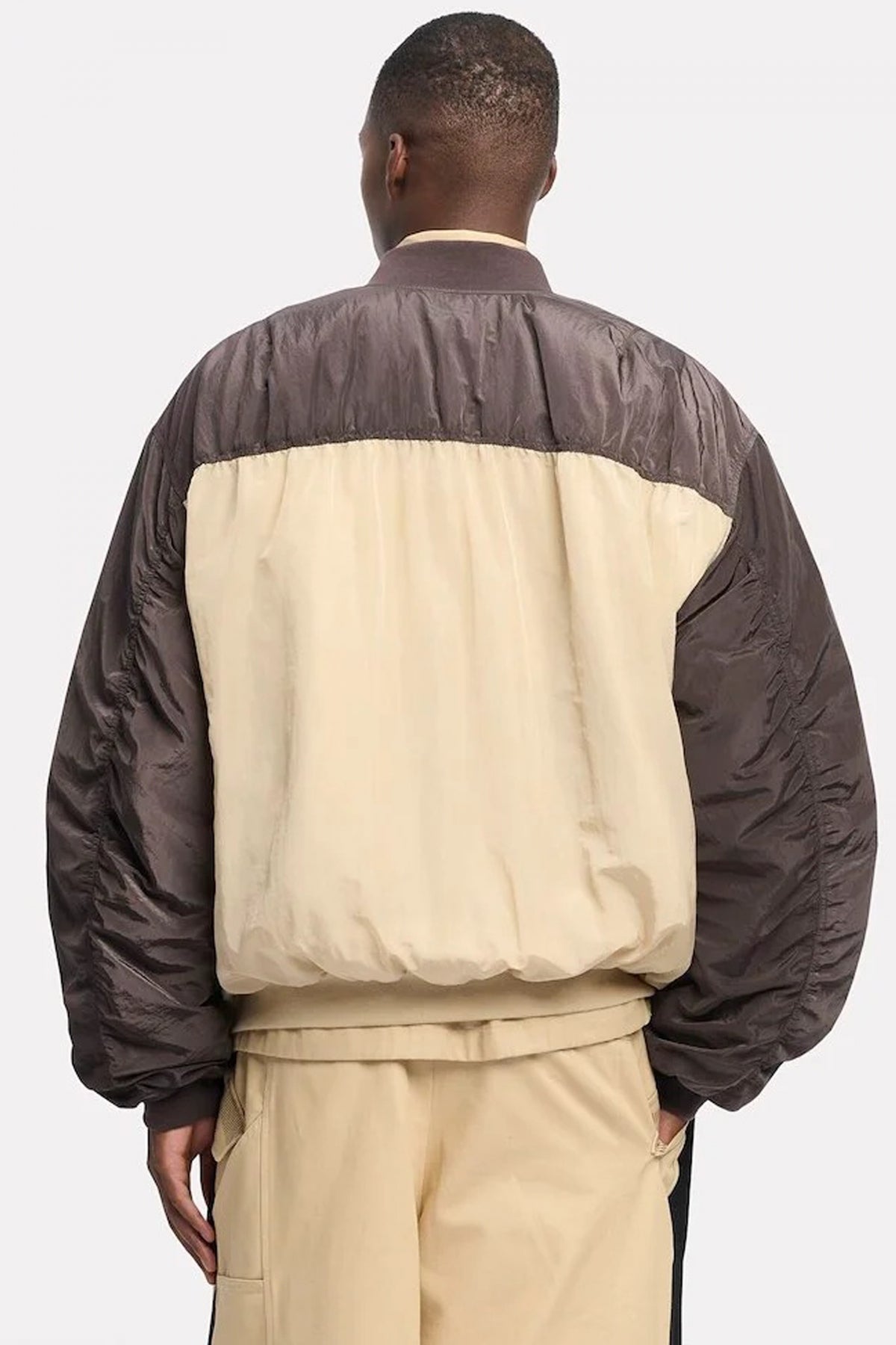 REEBOK BOMBER JACKET en color MARRON  (2)