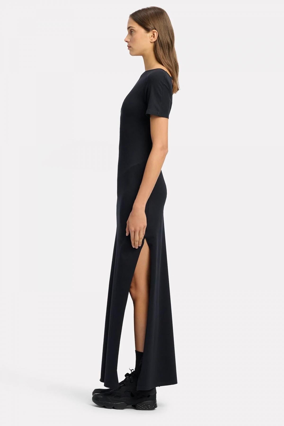 REEBOK LONG DRESS en color NEGRO  (3)